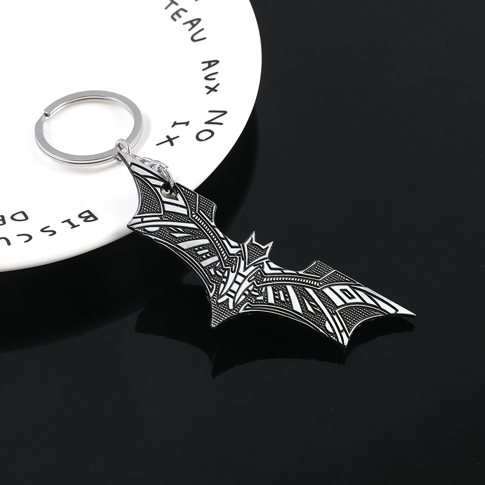 Брелок-подвеска в виде летучей – обзор и цена Carabiner Keychain